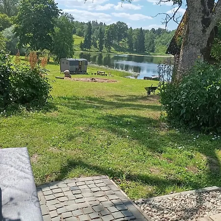 Ezerkalnunams